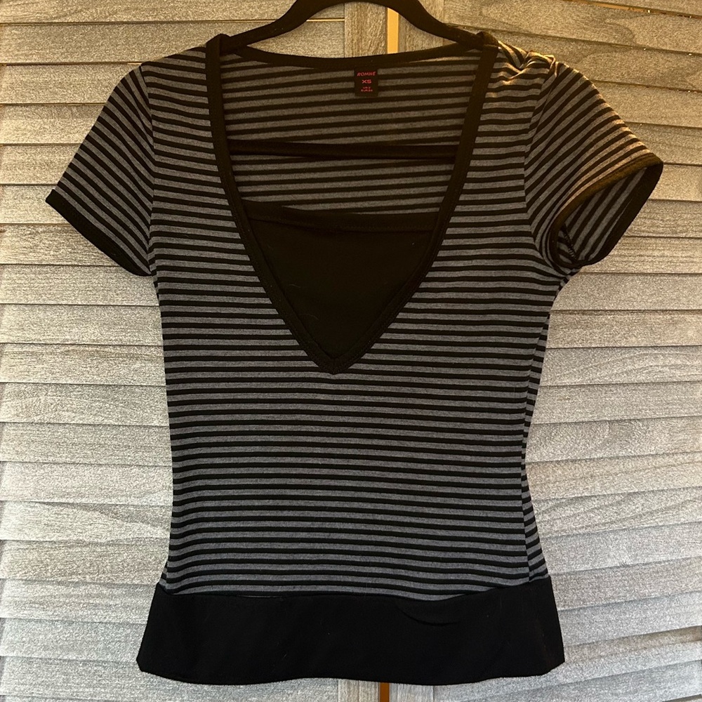 ROMWE Black & Grey Striped Short Sleeve Fitted Top Blouse Size X-Small Pet